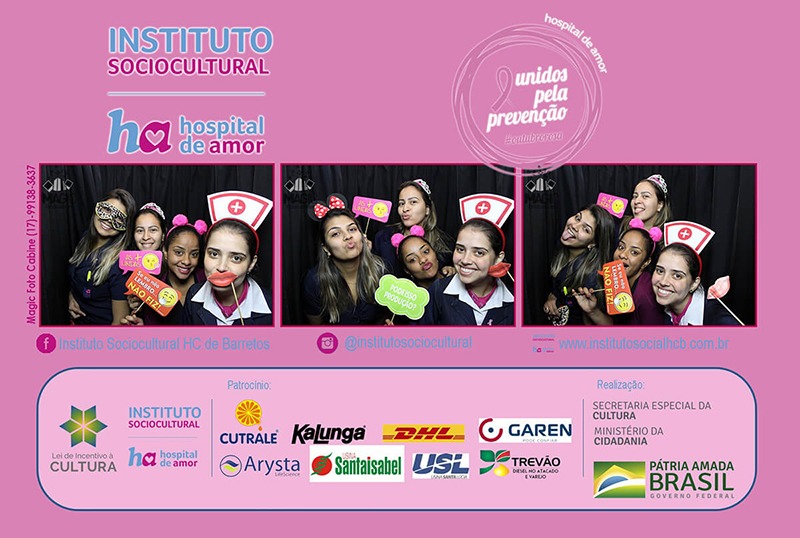 Cabine fotográfica reúne recordações durante a campanha Outubro Rosa