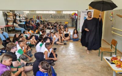 Ministério do Turismo e o Instituto Sociocultural do HÁ promovem projeto de teatro para alunos da escola Marlene Carboni, de Barretos
