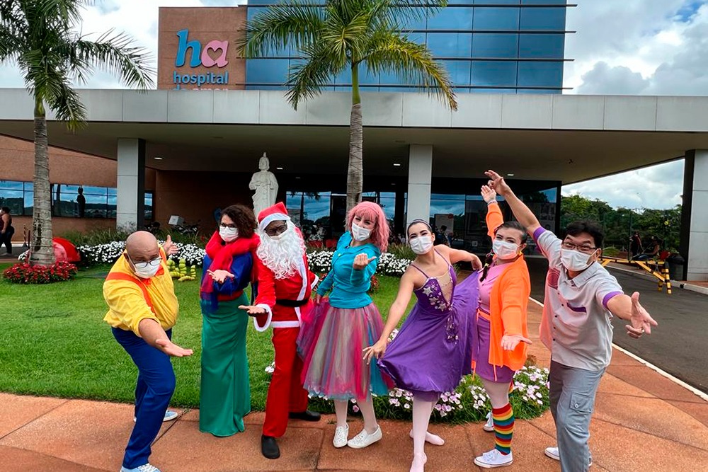 É Natal na Fábrica de Sonhos” é apresentado presencialmente para pacientes do Hospital de Amor Infantojuvenil