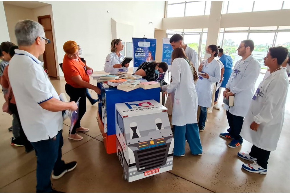 Ministério do Turismo e Instituto Sociocultural do HA, em parceria com o NEC, realizam “Feira de Doação de Livros”