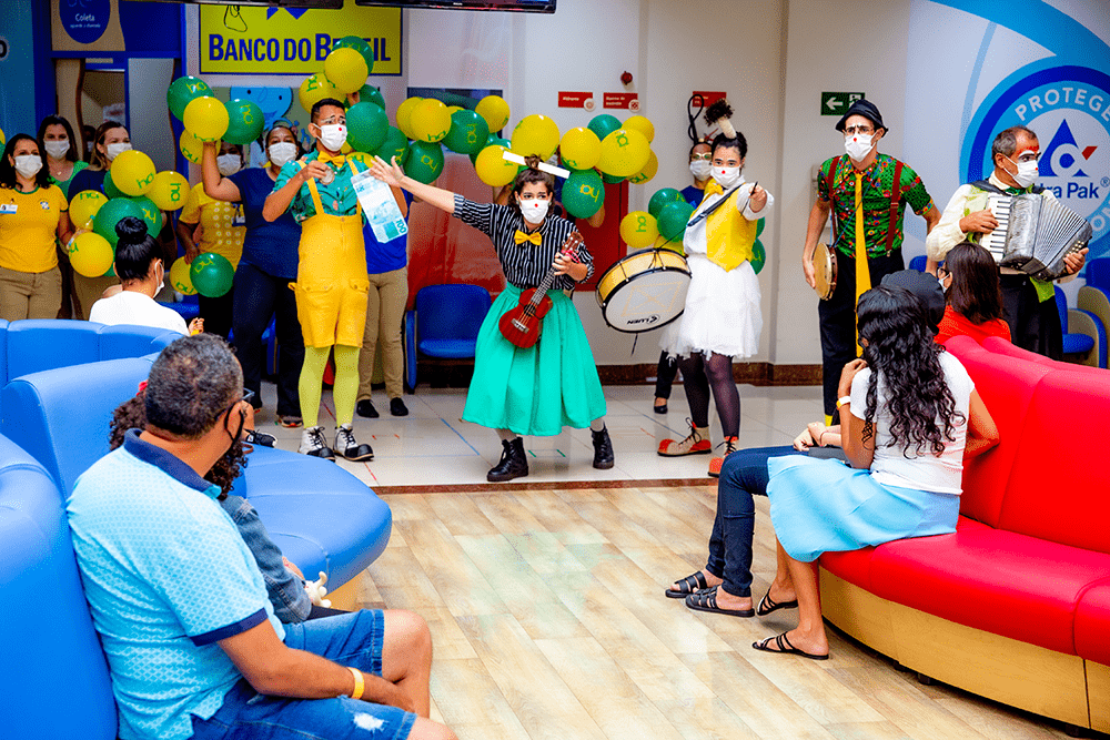 Palhaços da Alegria participam da ação “Dia de Doar” do Hospital de Amor