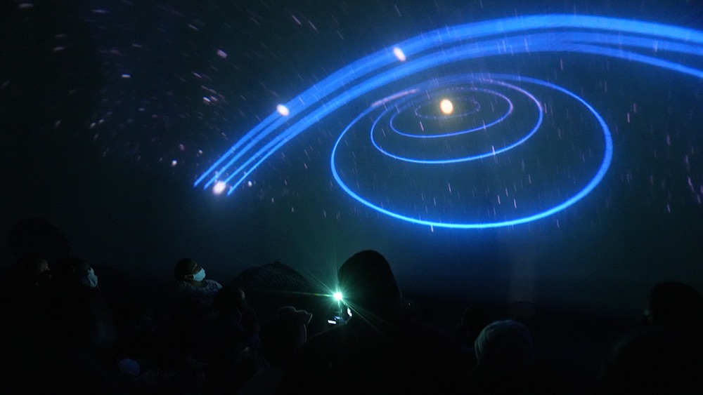 O Instituto Sociocultural do Hospital de Amor apoia a ação espacial da ‘Orion Planetários’ na unidade infantojuvenil.