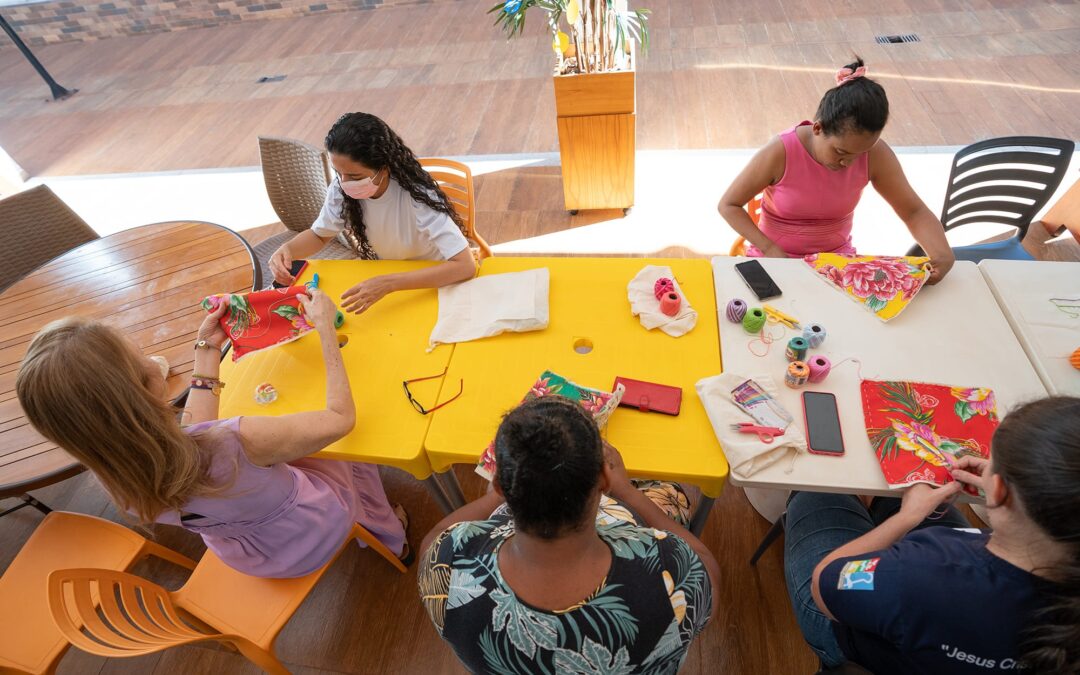 Instituto Sociocultural do Hospital de Amor promove oficina terapêutica: Arte na Chita