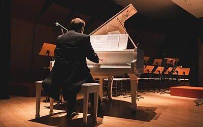 Quanto mais arte, melhor: Exposição Fluxos e Mitos e Concerto Esperança