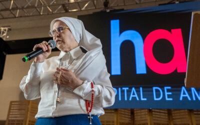 Esperança e fé: irmã Zélia traz mensagem de esperança para os colaboradores do Hospital de Amor no último Cuidando de Quem Cuida